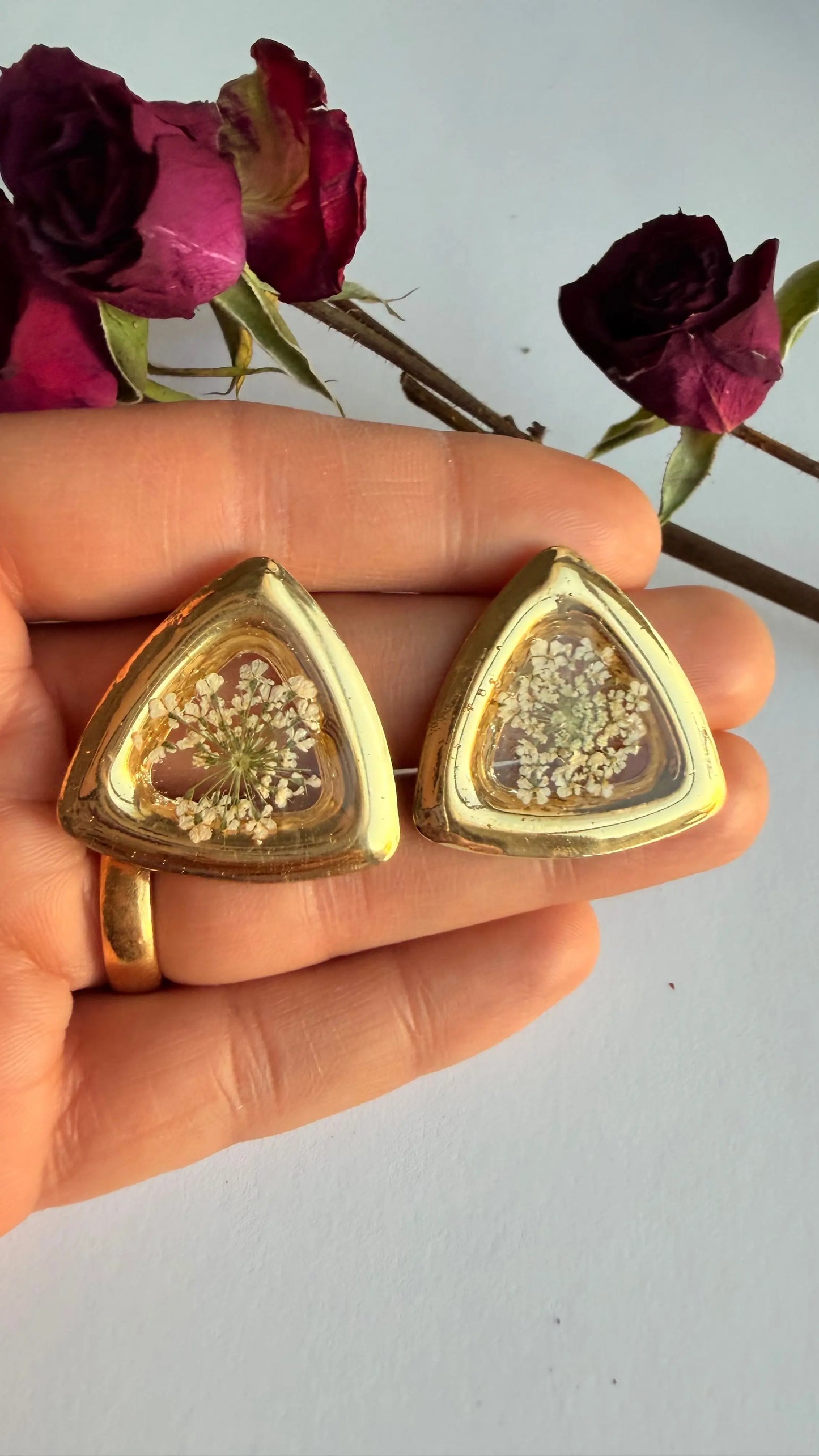 Resin stud hypoallergenic MONICAZCOLLECTION LLC