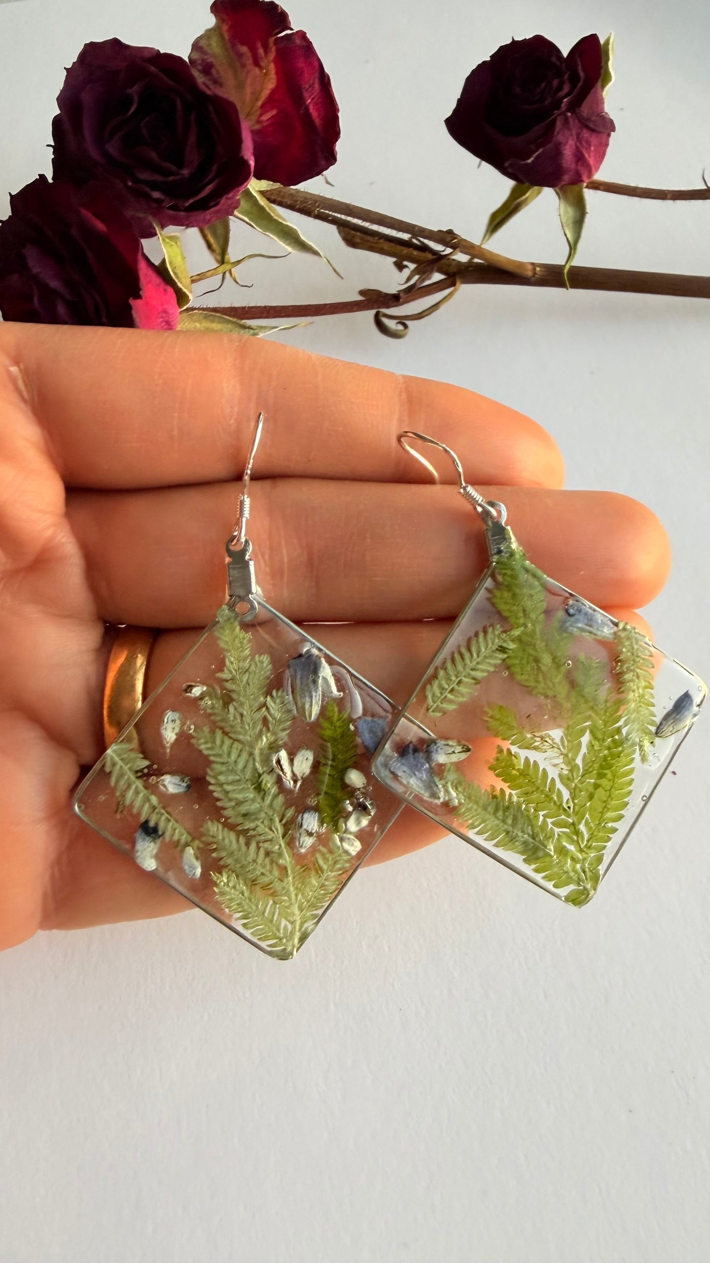 Resin with leave hypoallergenic MONICAZCOLLECTION LLC