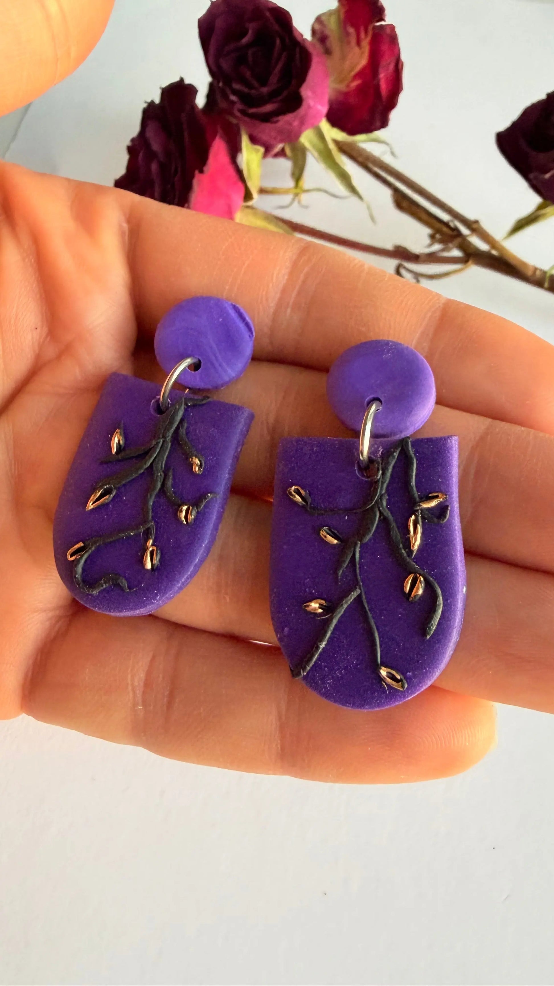 Purple dangle gold leave hypoallergenic MONICAZCOLLECTION LLC