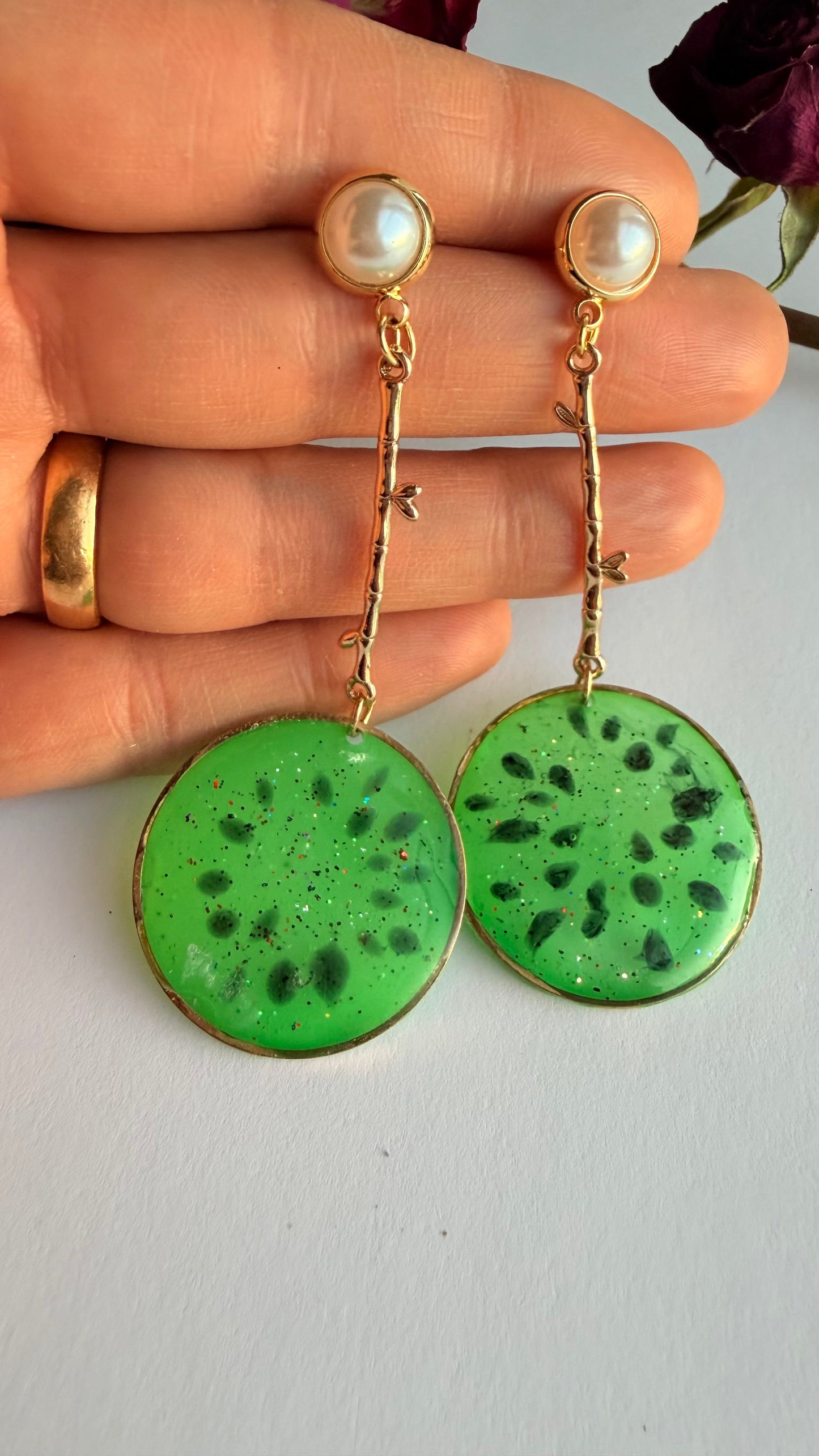 Kiwi resin hypoallergenic MONICAZCOLLECTION LLC
