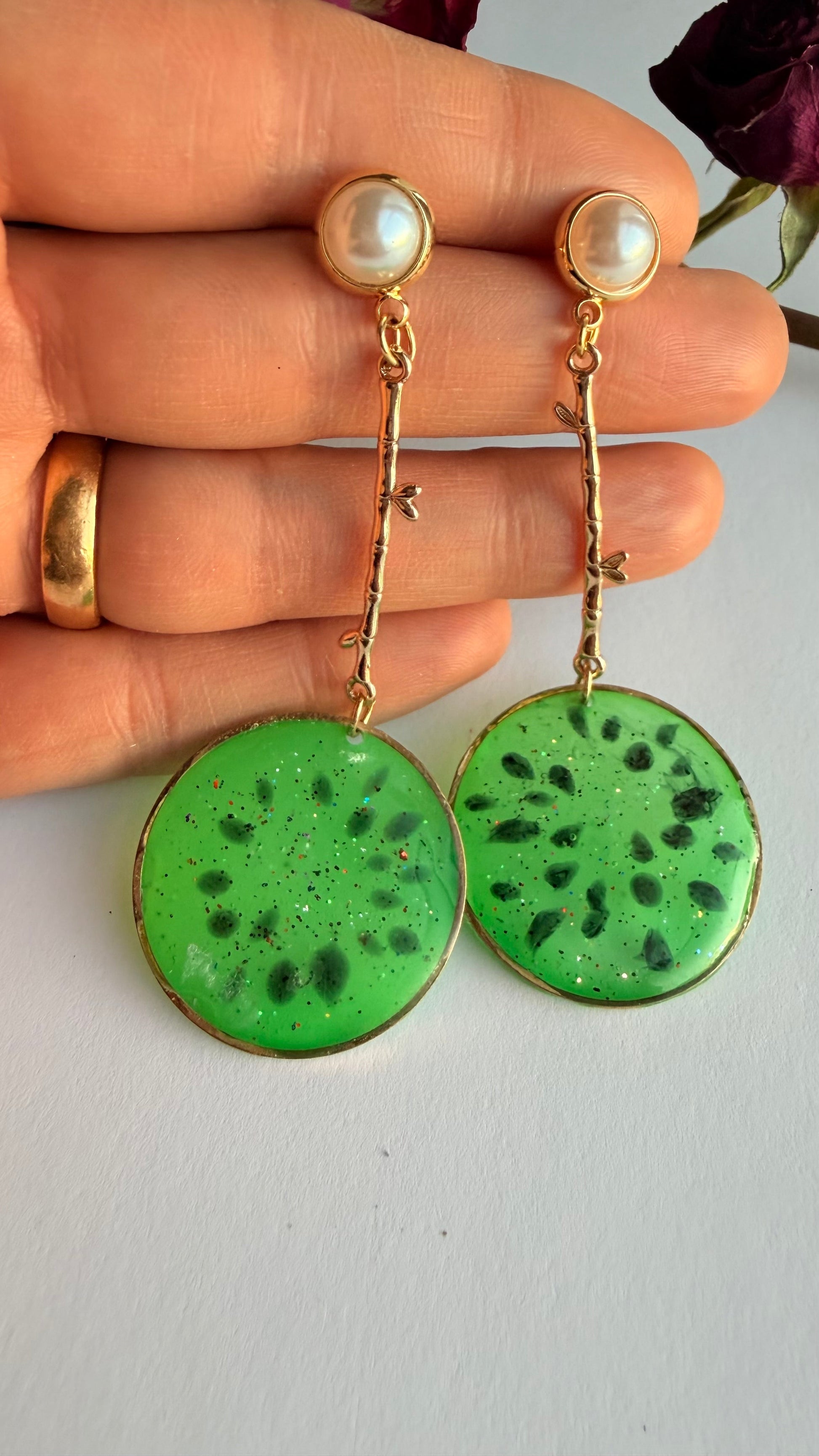 Kiwi resin hypoallergenic MONICAZCOLLECTION LLC