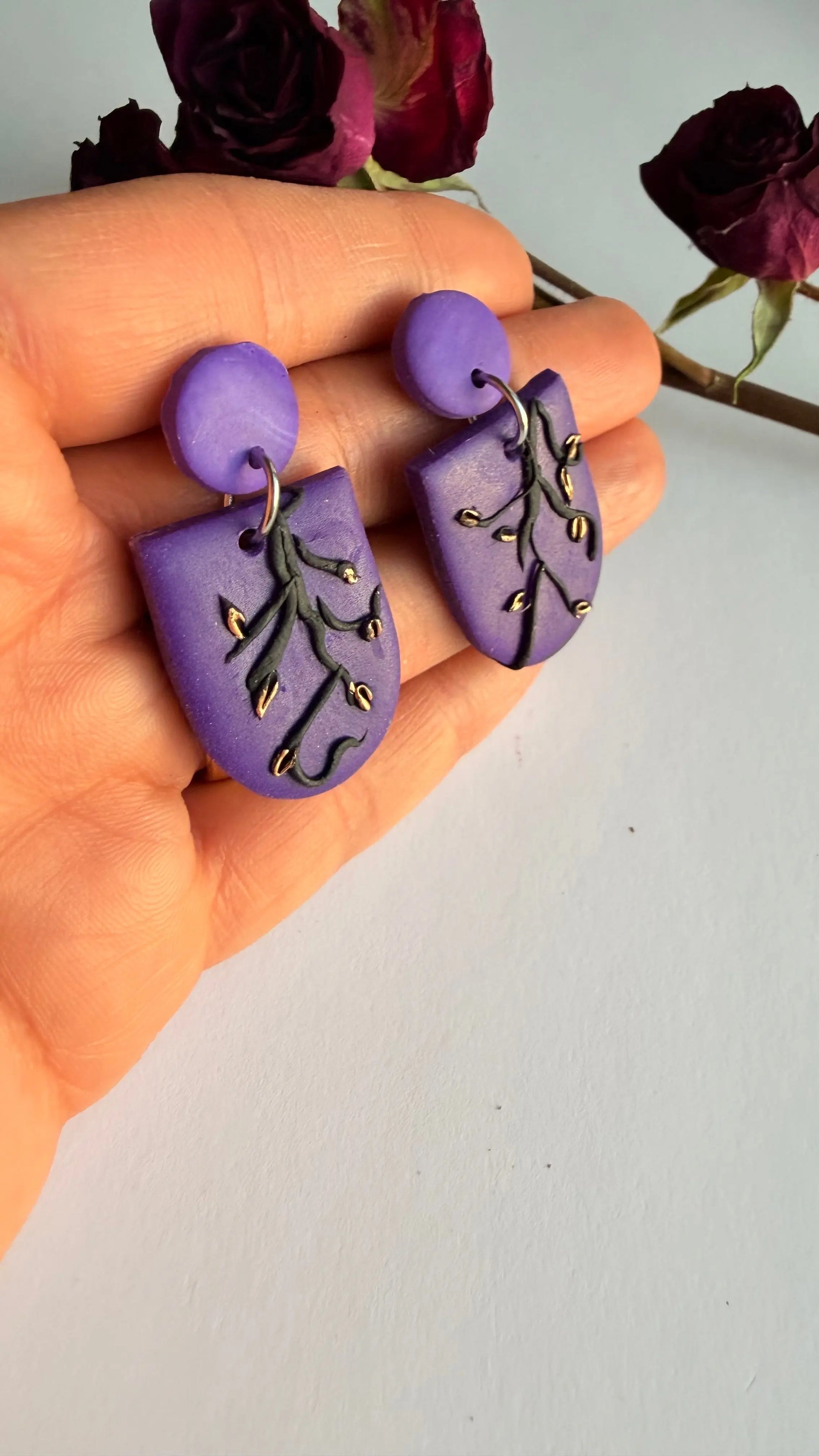 Purple dangle gold leave hypoallergenic MONICAZCOLLECTION LLC
