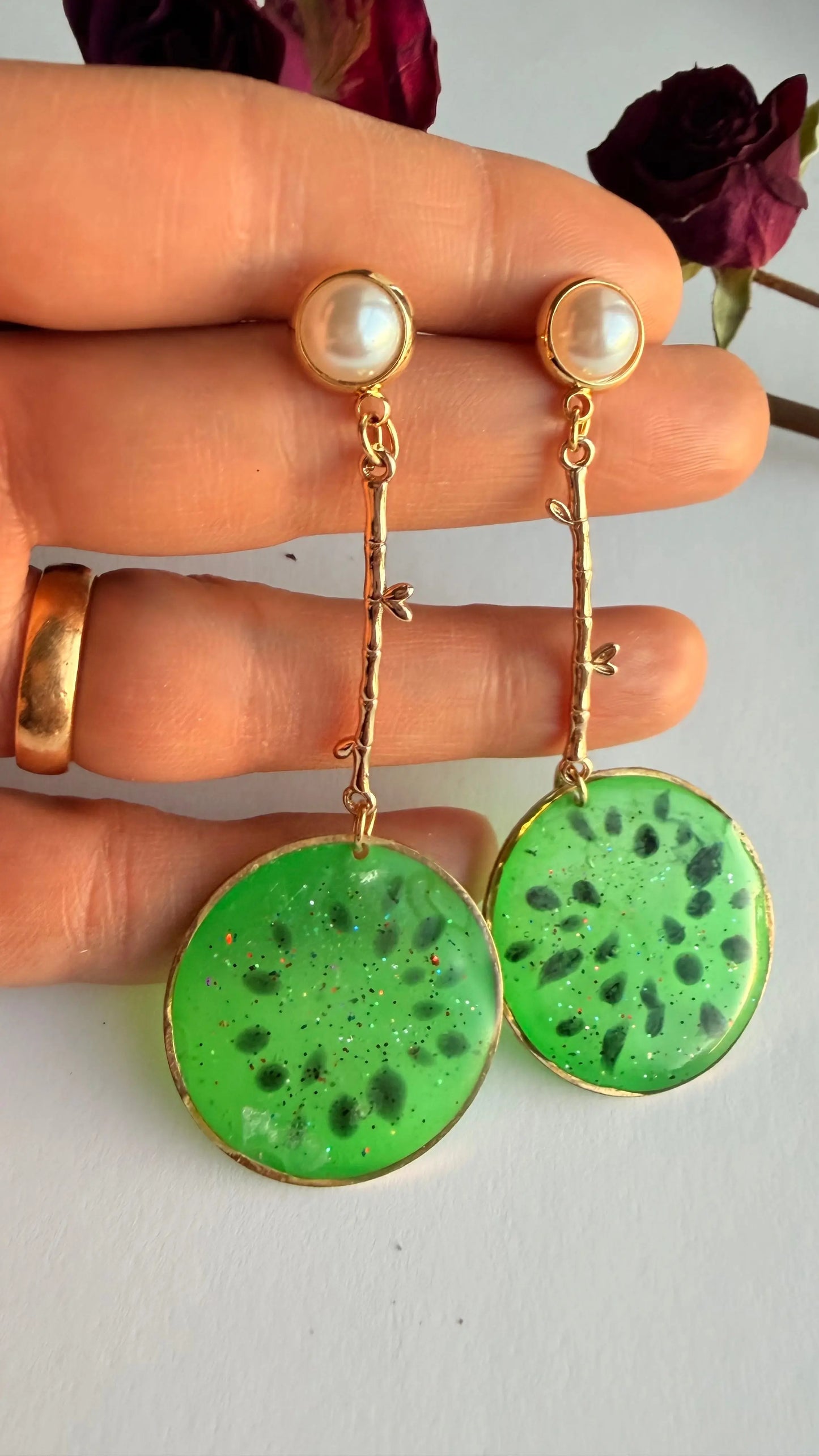 Kiwi resin hypoallergenic MONICAZCOLLECTION LLC