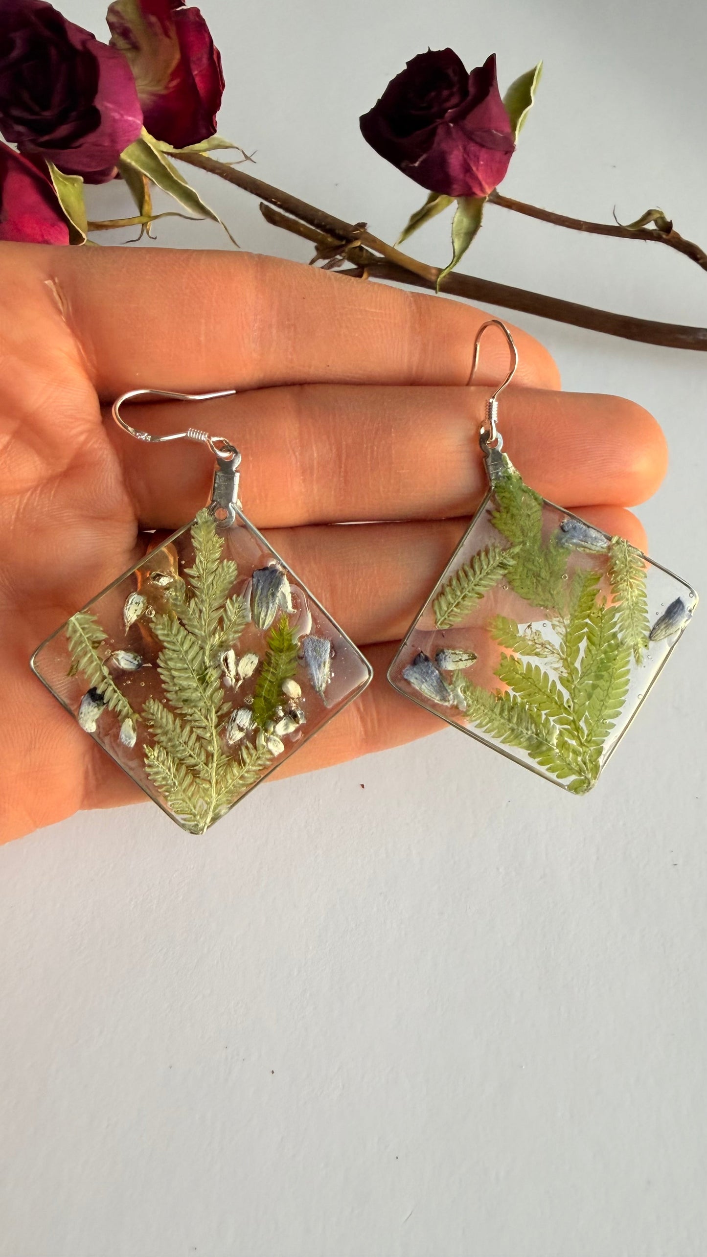 Resin with leave hypoallergenic MONICAZCOLLECTION LLC