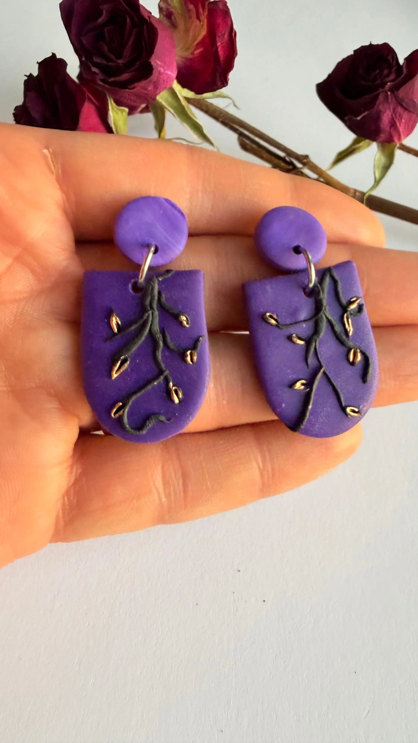 Purple dangle gold leave hypoallergenic MONICAZCOLLECTION LLC