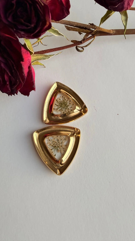 Resin stud hypoallergenic MONICAZCOLLECTION LLC