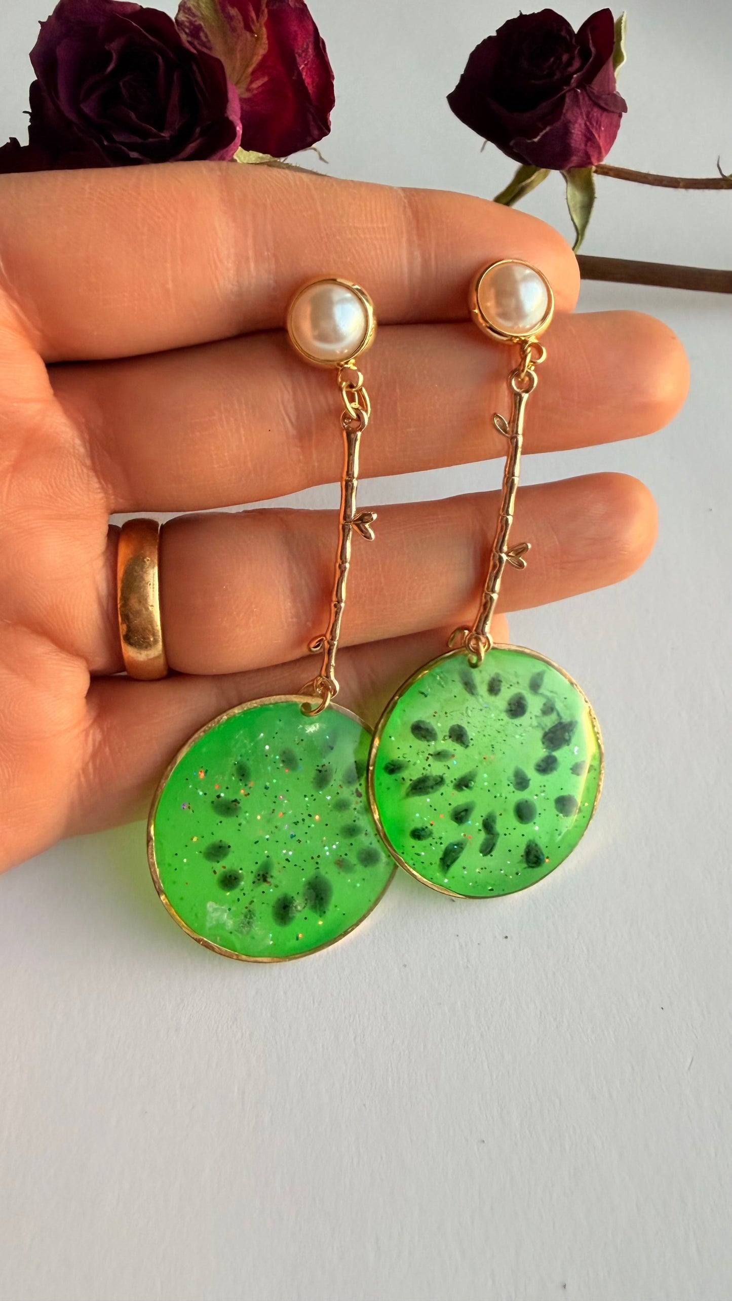 Kiwi resin hypoallergenic MONICAZCOLLECTION LLC