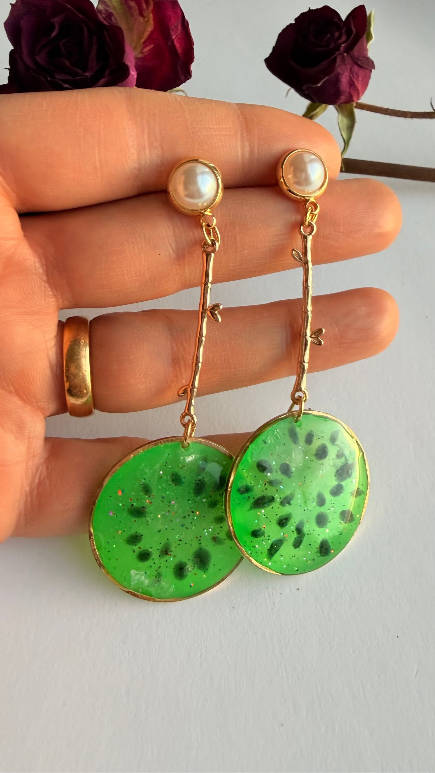 Kiwi resin hypoallergenic MONICAZCOLLECTION LLC