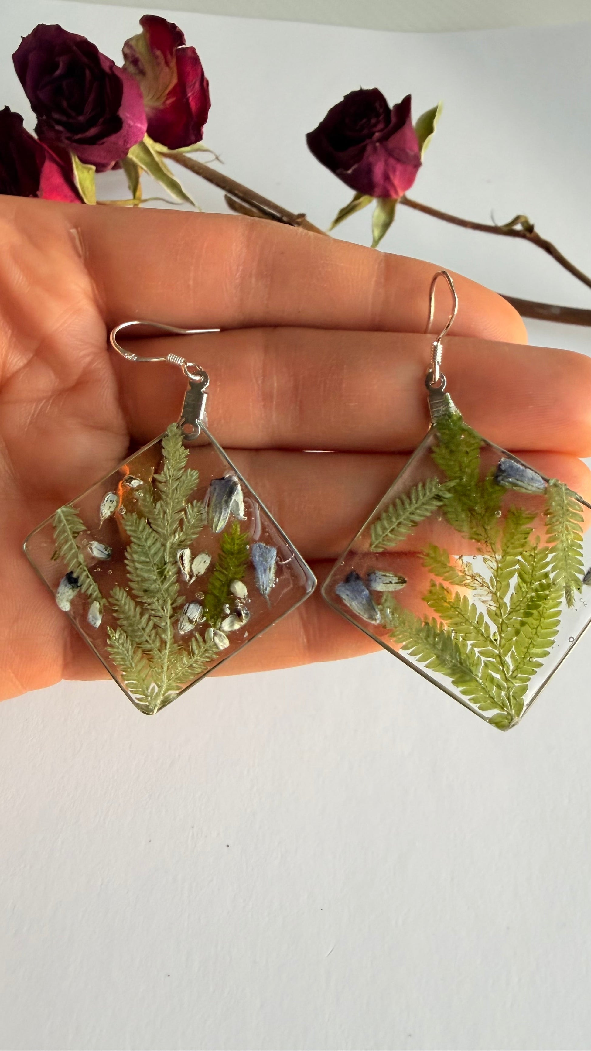 Resin with leave hypoallergenic MONICAZCOLLECTION LLC