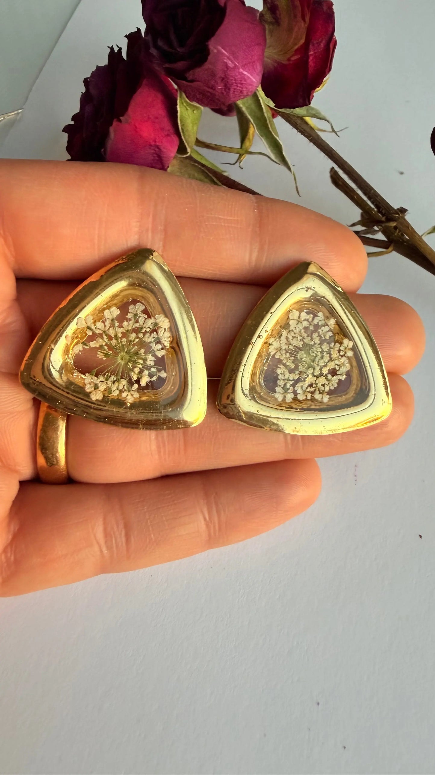 Resin stud hypoallergenic MONICAZCOLLECTION LLC
