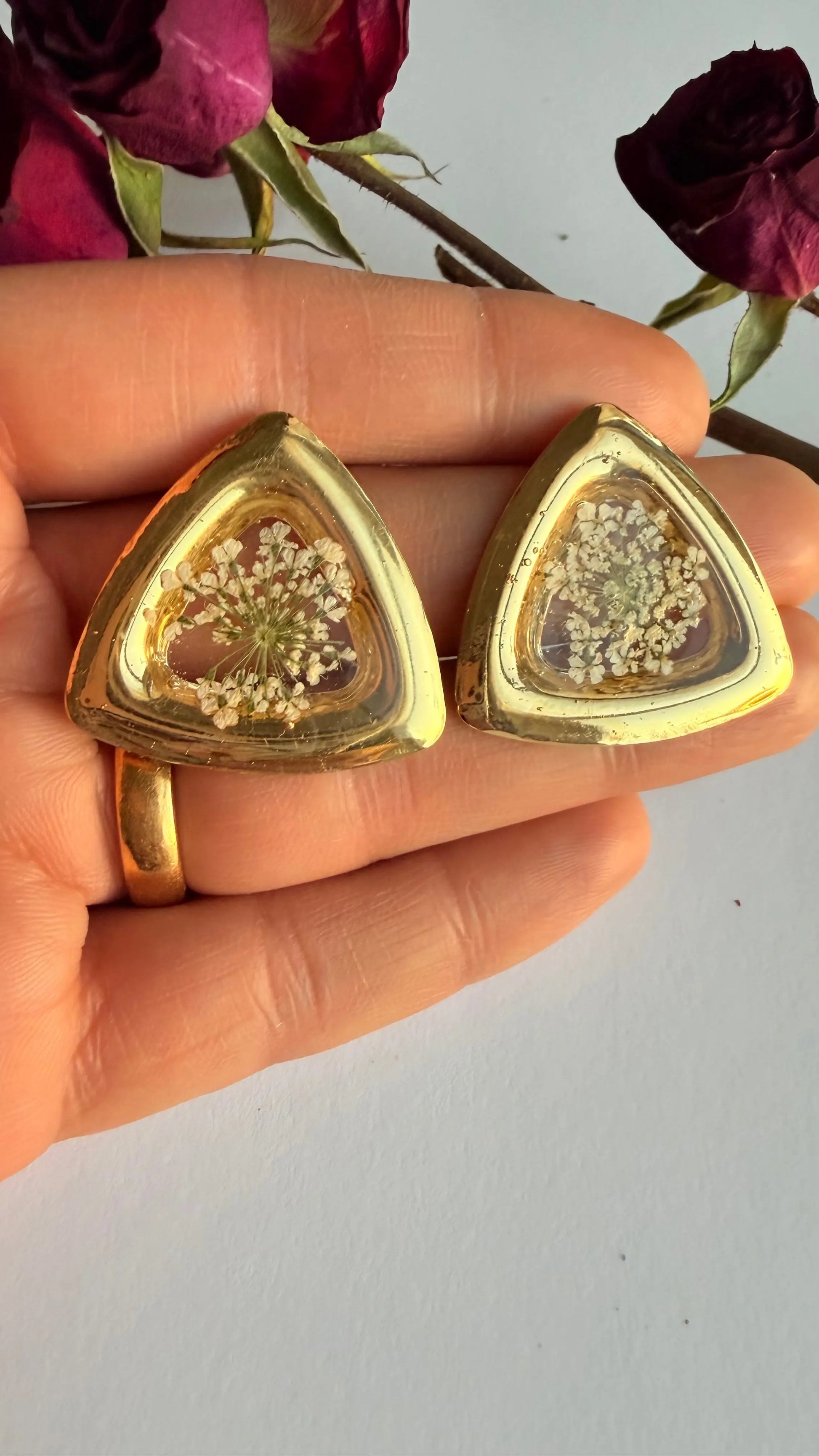 Resin stud hypoallergenic MONICAZCOLLECTION LLC