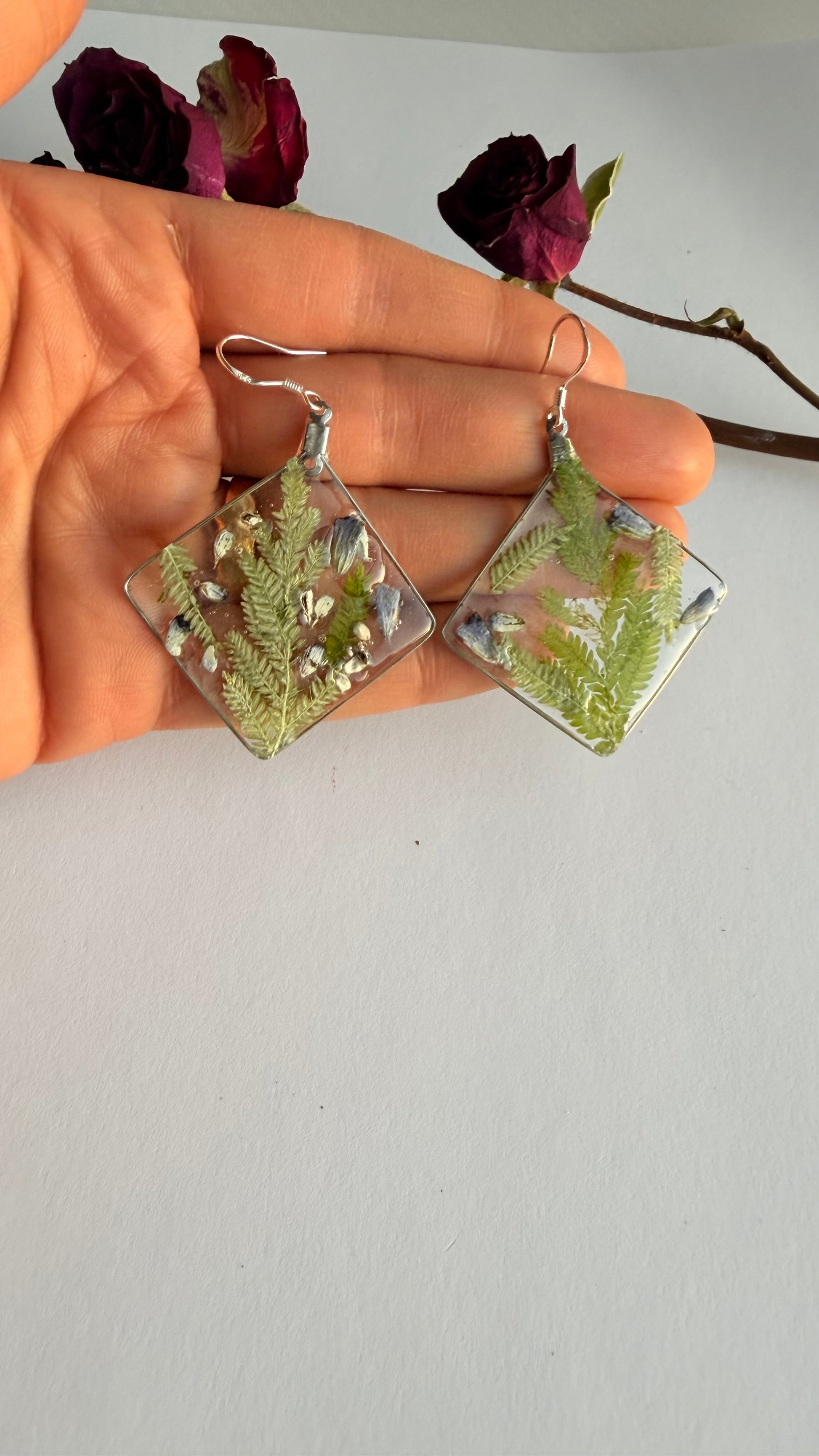 Resin with leave hypoallergenic MONICAZCOLLECTION LLC