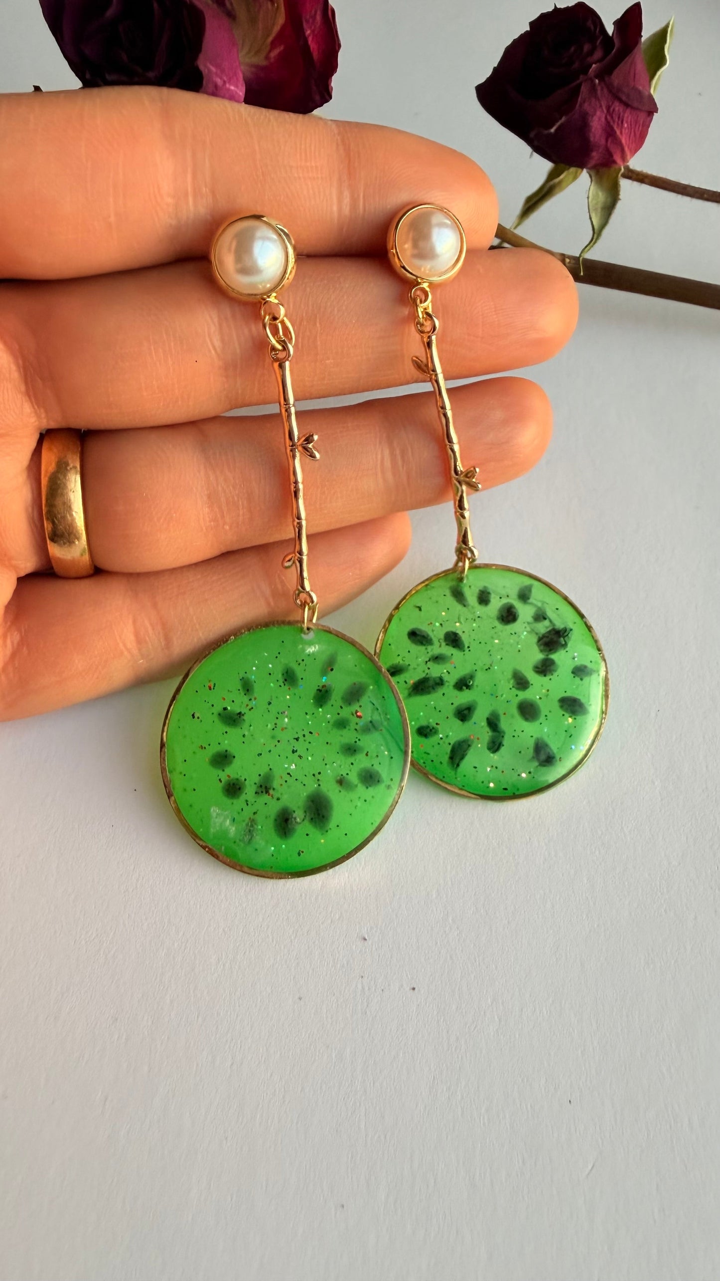 Kiwi resin hypoallergenic MONICAZCOLLECTION LLC