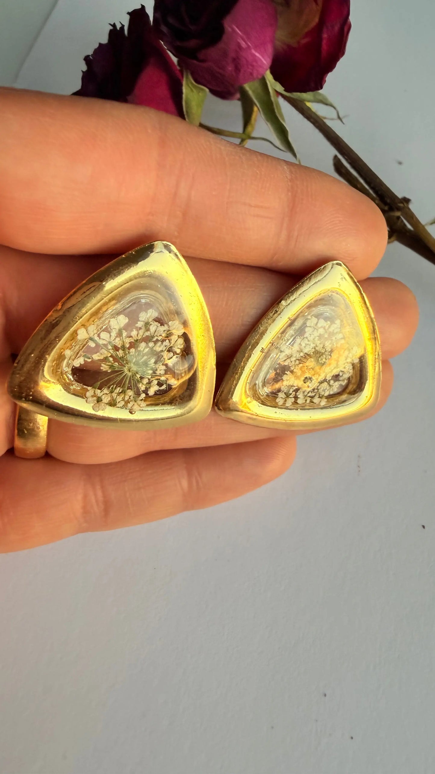 Resin stud hypoallergenic MONICAZCOLLECTION LLC