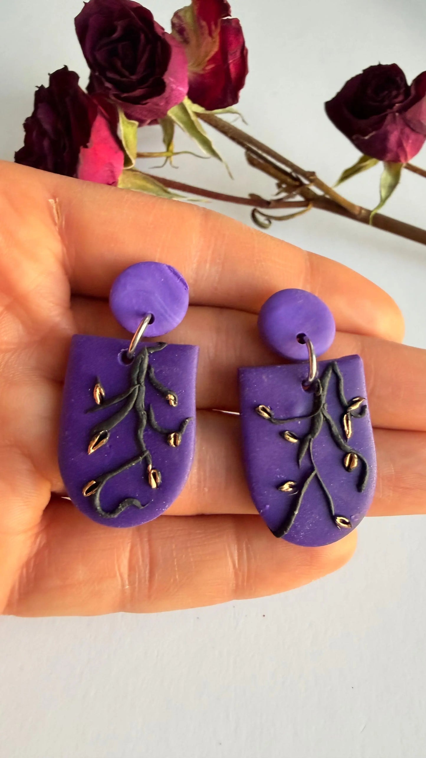 Purple dangle gold leave hypoallergenic MONICAZCOLLECTION LLC