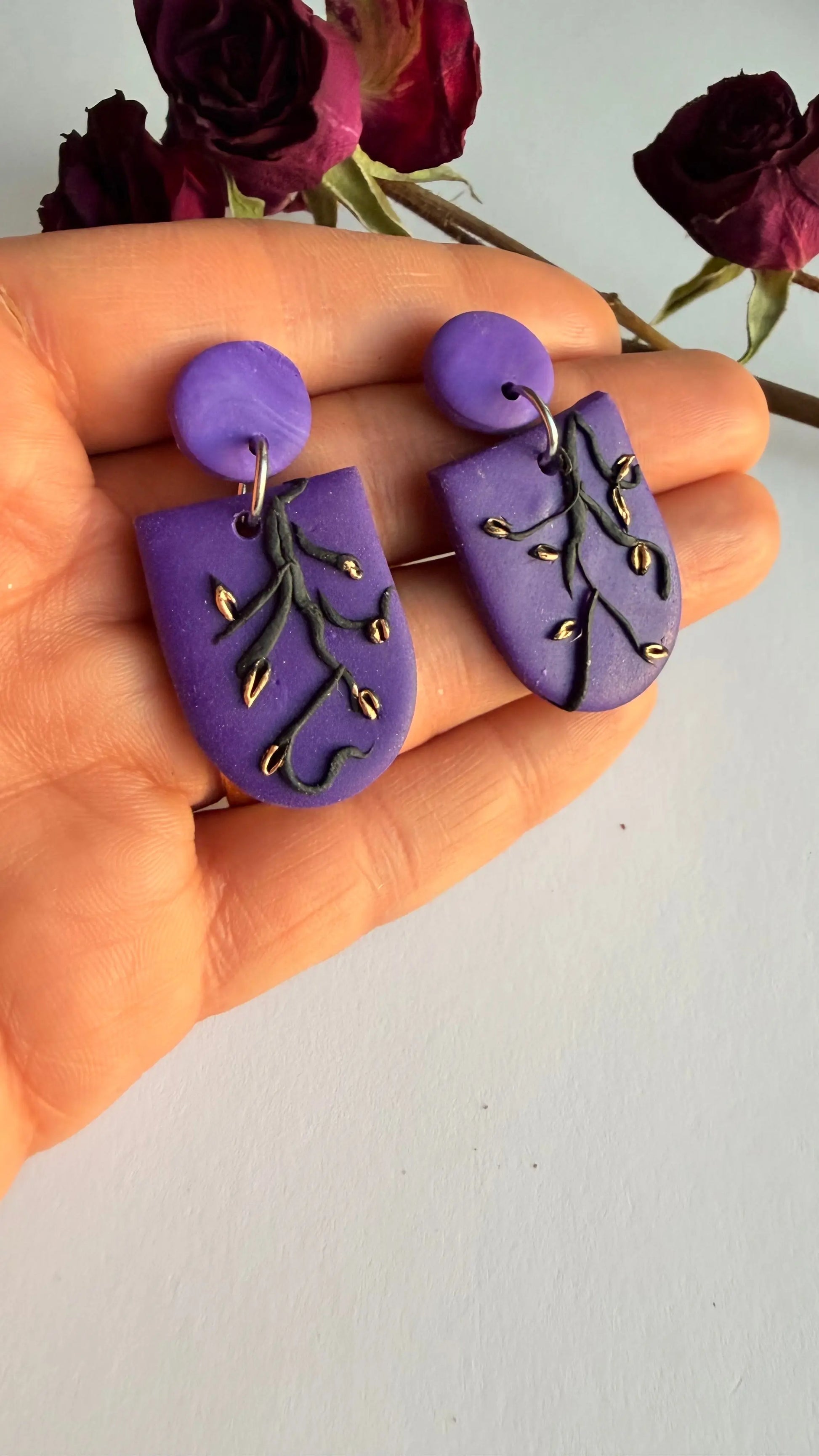 Purple dangle gold leave hypoallergenic MONICAZCOLLECTION LLC