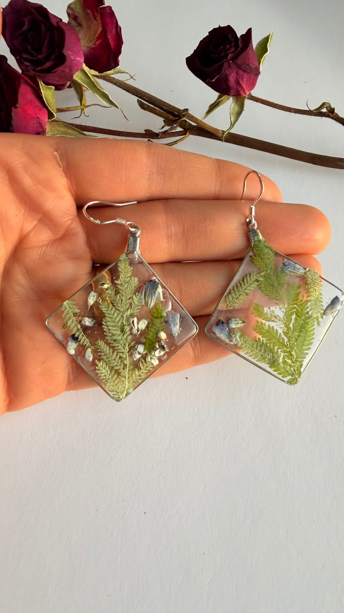 Resin with leave hypoallergenic MONICAZCOLLECTION LLC