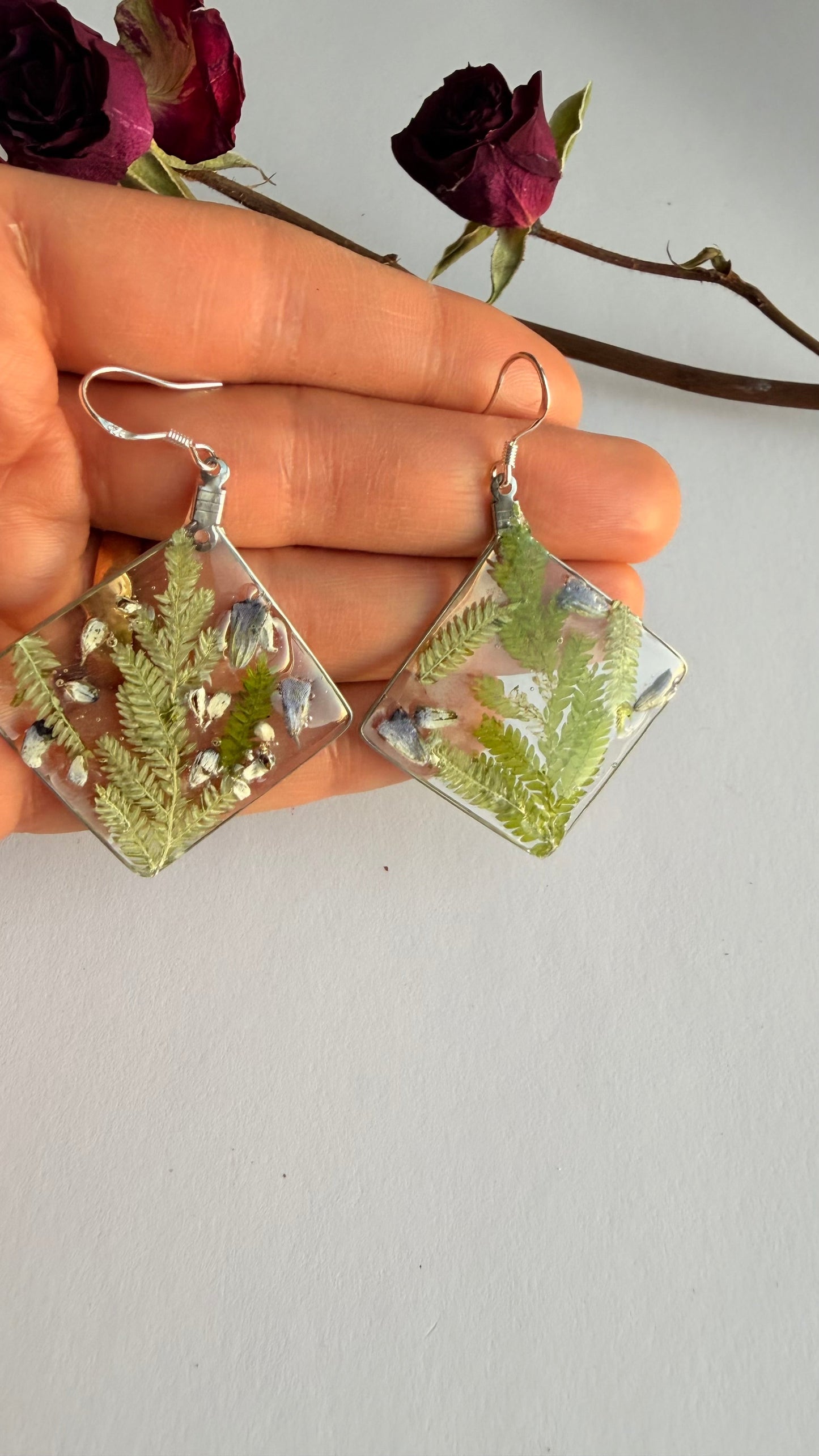 Resin with leave hypoallergenic MONICAZCOLLECTION LLC