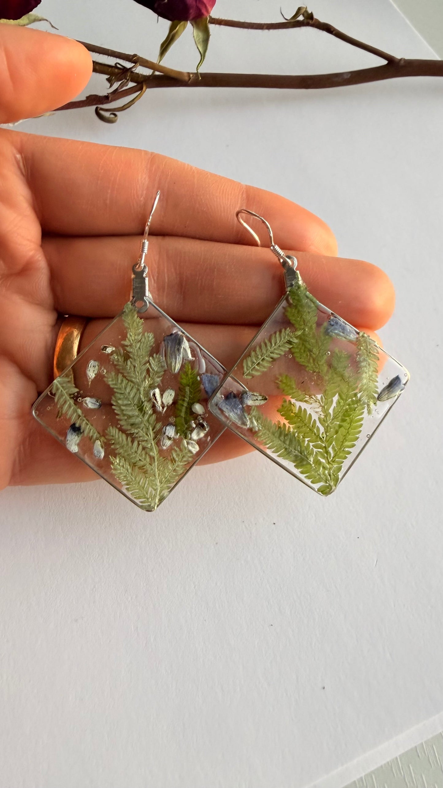 Resin with leave hypoallergenic MONICAZCOLLECTION LLC